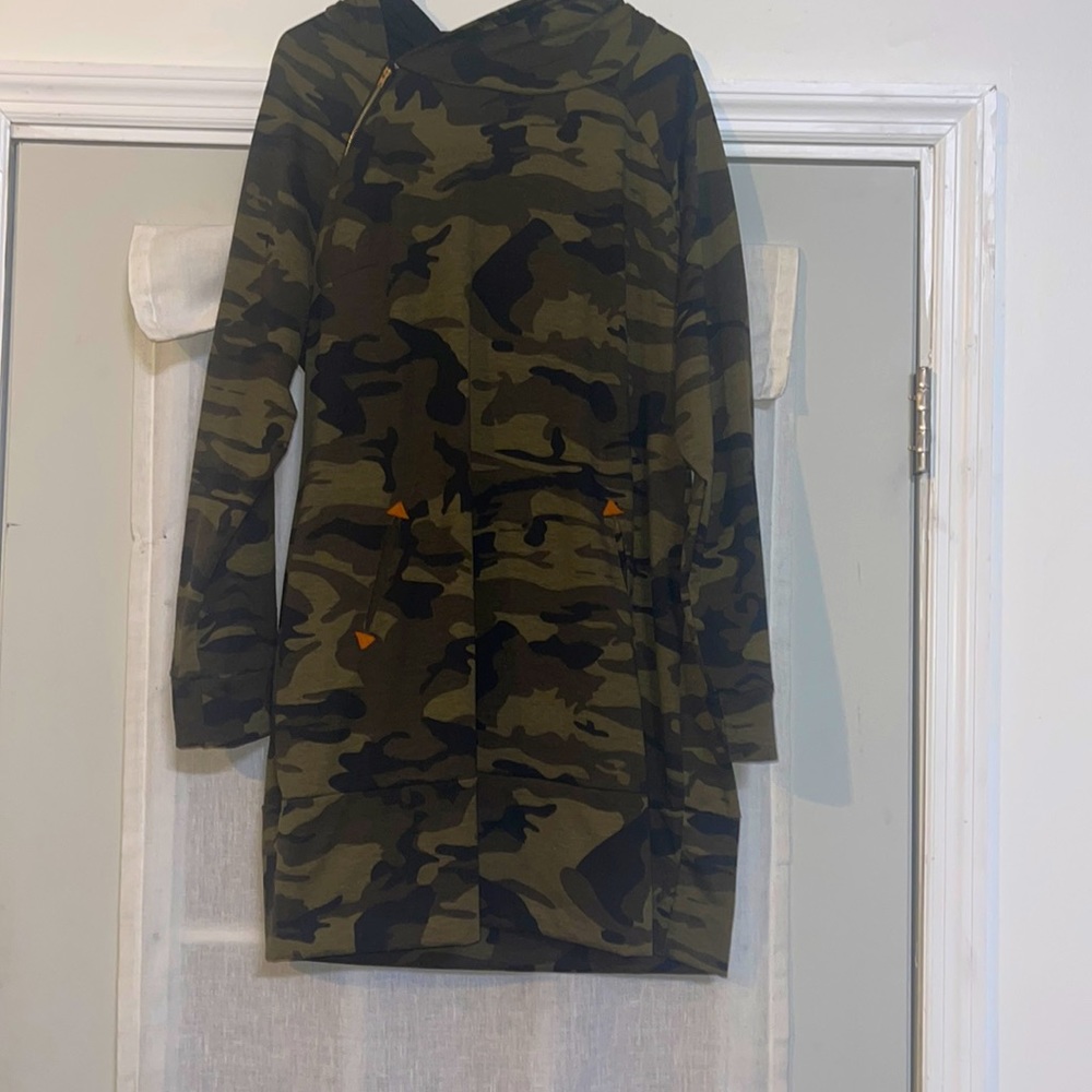 NEW Camo long sleeve zip detail hooded knit dress